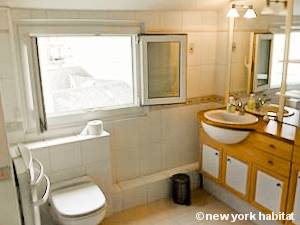 Paris T2 - Duplex - Penthouse logement location appartement - salle de bain (PA-4274) photo 2 sur 2