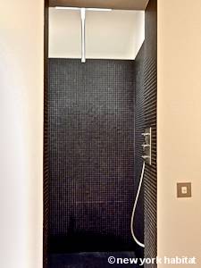 Paris T2 - Loft - Penthouse appartement location vacances - salle de bain 1 (PA-4278) photo 2 sur 2 Paris T2 - Loft - Penthouse appartement location vacances - salle de bain 1 (PA-4278) photo 2 sur 2