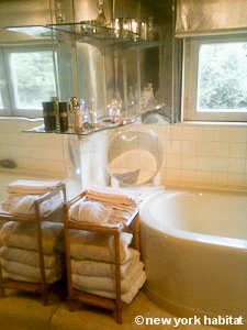 Paris 2 Bedroom - Duplex apartment - bathroom 1 (PA-4295) photo 3 of 3