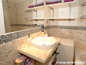 Paris 1 Bedroom accommodation - bathroom (PA-4298) photo 2 of 5