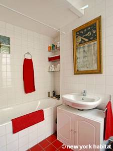 Paris 1 Bedroom apartment - bathroom (PA-4301) photo 1 of 3