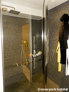 Paris T4 - Duplex logement location appartement - salle de bain 3 (PA-4302) photo 2 sur 3