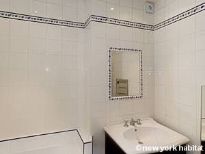Paris 1 Bedroom accommodation - bathroom 1 (PA-4315) photo 2 of 3