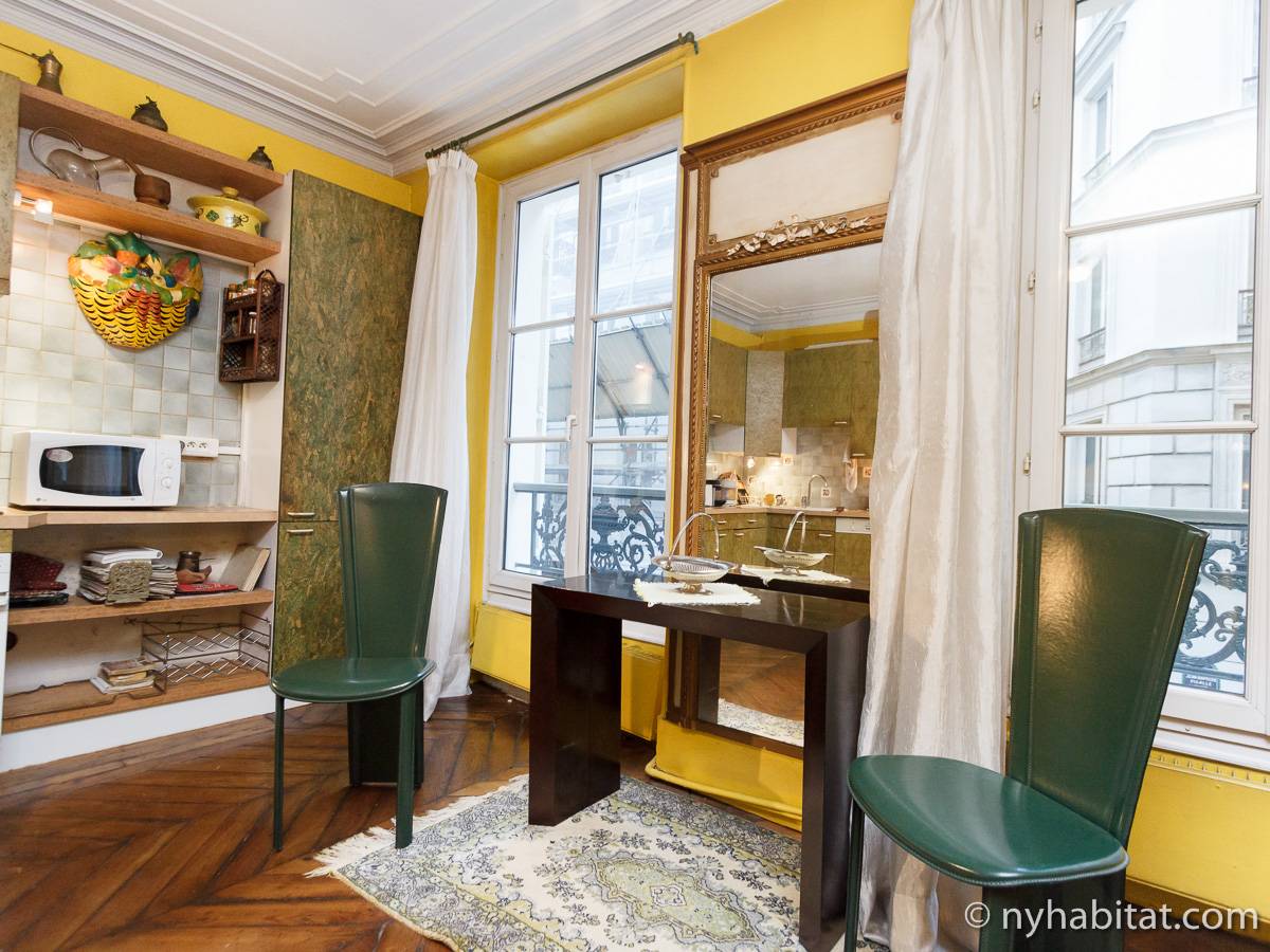 Paris Apartment 2 Bedroom Apartment Rental in Pigalle, Opéra Grands