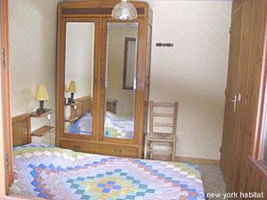 Sud de la France - Alpes du Sud - T3 - Chalet appartements location vacances - chambre 1 (PR-10) photo 2 de 3