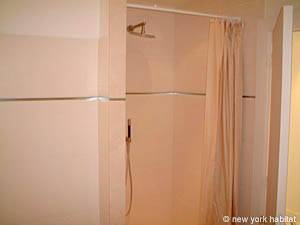 South France - French Riviera - 1 Bedroom accommodation - bathroom (PR-67) photo 4 of 5