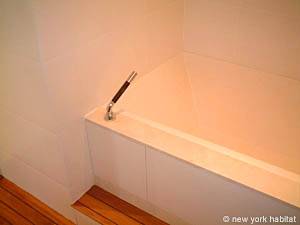 South France - French Riviera - 1 Bedroom accommodation - bathroom (PR-67) photo 2 of 5