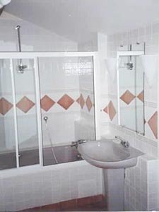 Sud della Francia - Regione di Avignone - 4 Camere - Mas appartamento casa vacanze - bagno 1 (PR-71) photo 1 di 1