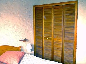 S&uuml;dfrankreich - C&ocirc;te d'Azur - 5 Zimmer - Villa ferienwohnung - schlafzimmer 1 (PR-104) photo 2 von 3