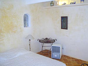 S&uuml;dfrankreich - Provence - Luberon - 5 Zimmer - Triplex - Maison de Village ferienwohnung - schlafzimmer 1 (PR-108) photo 9 von 11