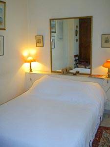South France - Provence Luberon - 4 Bedroom - Maison de Village accommodation bed breakfast - bedroom 1 (PR-154) photo 3 of 6