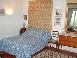 South France - Provence Luberon - 4 Bedroom - Maison de Village accommodation bed breakfast - bedroom 2 (PR-154) photo 4 of 4