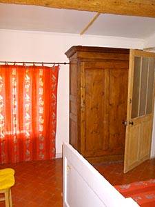 South France - Provence Luberon - 4 Bedroom - Maison de Village accommodation bed breakfast - bedroom 4 (PR-154) photo 4 of 5