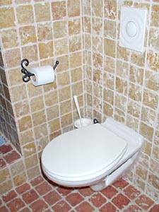 South France - Avignon Region - 3 Bedroom - Mas accommodation bed breakfast - bathroom 2 (PR-158) photo 2 of 3
