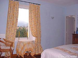South France - Avignon Region - 3 Bedroom - Mas accommodation bed breakfast - bedroom 2 (PR-158) photo 3 of 4