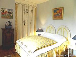 South France - Avignon Region - 3 Bedroom - Mas accommodation bed breakfast - bedroom 2 (PR-158) photo 4 of 4