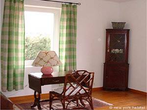 South France - Avignon Region - 3 Bedroom - Mas accommodation bed breakfast - bedroom 1 (PR-158) photo 2 of 8