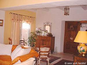 South France - Avignon Region - 3 Bedroom - Mas accommodation bed breakfast - living room (PR-158) photo 4 of 5
