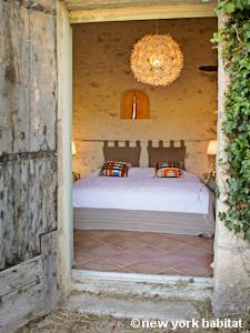 South of France - Provence - 5 Bedroom - Mas accommodation - bedroom 5 (PR-192) photo 4 of 4