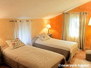 South of France - Provence - 5 Bedroom - Mas accommodation - bedroom 4 (PR-192) photo 1 of 1