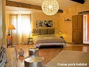 South of France - Provence - 5 Bedroom - Mas accommodation - bedroom 1 (PR-192) photo 1 of 2