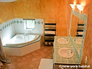 South of France - Provence - 5 Bedroom - Mas accommodation - bathroom 1 (PR-192) photo 1 of 1