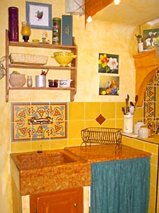 Sud de la France - Avignon et sa r&eacute;gion - T4 - Mas appartements location vacances - cuisine (PR-231) photo 6 de 9