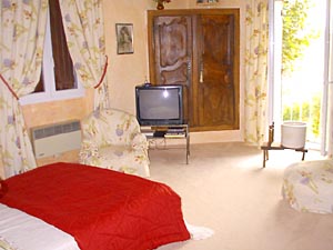 Sud de la France - Avignon et sa r&eacute;gion - T4 - Mas appartements location vacances - chambre 1 (PR-231) photo 2 de 7