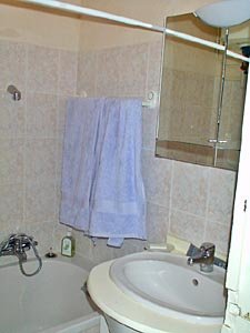 S&uuml;dfrankreich 2 Zimmer ferienwohnung - badezimmer (PR-244) photo 1 von 2