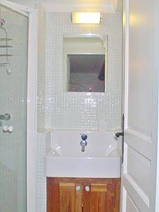 South France - French Riviera - Studio accommodation - bathroom (PR-261) photo 1 of 2