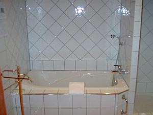 Sur de Francia - Aix en Provence - Marsella - 2 Dormitorios alojamiento, bed and breakfast - ba&ntilde;o 1 (PR-279) photo 5 de 5