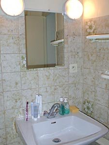 S&uuml;dfrankreich - Aix en Provence - Marseille - Studiowohnung ferienwohnung - badezimmer (PR-311) photo 2 von 2