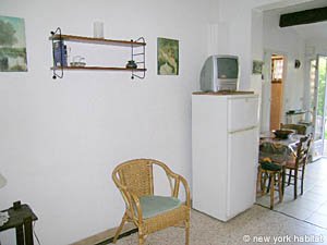 South France - Aix en Provence - Marseilles - Studio accommodation - living room (PR-317) photo 3 of 5