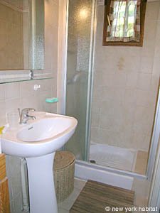 South France - Aix en Provence - Marseilles - Studio accommodation - bathroom (PR-317) photo 1 of 3
