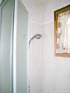 South France - Aix en Provence - Marseilles - Studio accommodation - bathroom (PR-317) photo 2 of 3