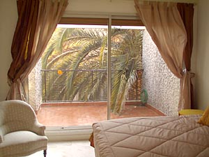Sud de la France - C&ocirc;te d'Azur - T4 - Villa appartements location vacances - chambre 1 (PR-318) photo 3 de 3