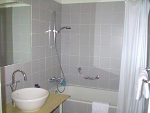 S&uuml;dfrankreich 5 Zimmer - Maison de Village wohnung bed breakfast - badezimmer 2 (PR-325) photo 1 von 1