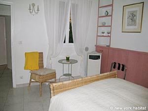 Sud de la France - Aix en Provence - Marseille - T2 logements location appartements - chambre (PR-411) photo 1 de 2