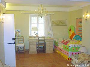 Sud de la France - Avignon et sa r&eacute;gion - T8 appartements bed breakfast - chambre 5 (PR-450) photo 2 de 14