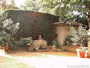 Sud de la France - Avignon et sa r&eacute;gion - T8 appartements bed breakfast - chambre 5 (PR-450) photo 5 de 14