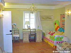 South France - Avignon Region - 3 Bedroom accommodation - living room (PR-451) photo 3 of 3
