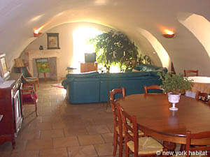 South France 7 Bedrooms - Mas accommodation bed breakfast - living room (PR-453) photo 1 of 9