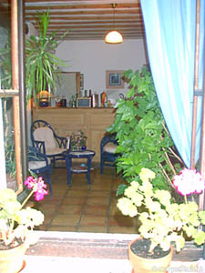South France 7 Bedrooms - Mas accommodation bed breakfast - living room (PR-453) photo 8 of 9