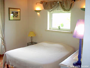 South France 7 Bedrooms - Mas accommodation bed breakfast - bedroom 1 (PR-453) photo 1 of 3