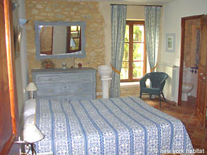 South France 7 Bedrooms - Mas accommodation bed breakfast - bedroom 2 (PR-453) photo 1 of 5