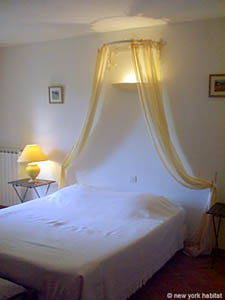 South France 7 Bedrooms - Mas accommodation bed breakfast - bedroom 3 (PR-453) photo 1 of 5