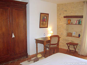 South France 7 Bedrooms - Mas accommodation bed breakfast - bedroom 3 (PR-453) photo 3 of 5