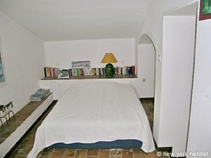 Sud de la France - C&ocirc;te d'Azur - T7 - Villa appartements location vacances - chambre 2 (PR-475) photo 6 de 10
