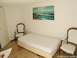 Sud de la France - C&ocirc;te d'Azur - T7 - Villa appartements location vacances - chambre 6 (PR-475) photo 3 de 3
