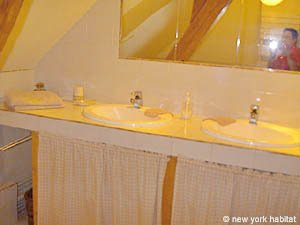 Sud de la France - Alpes du Sud - T7 appartements location vacances - salle d'eau 1 (PR-476) photo 1 de 4